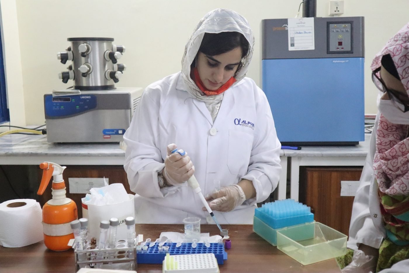 Hands-on Trainings of Basic Molecular  Biology Techniques — photograph 2